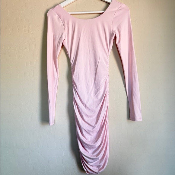 Windsor Smooth Silhouette Long Sleeve Ruched Midi Dress Baby Powder Pink Small - Picture 6 of 10